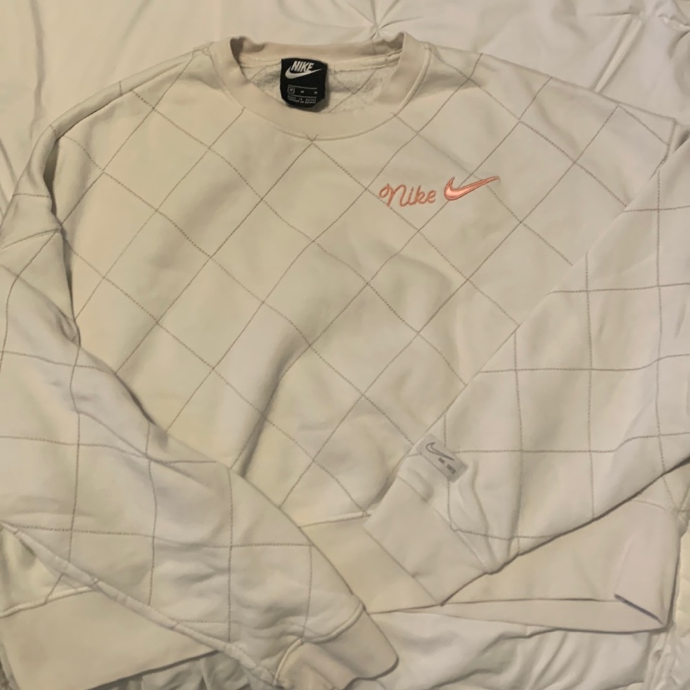 vintage cream nike crewneck with pink logo
